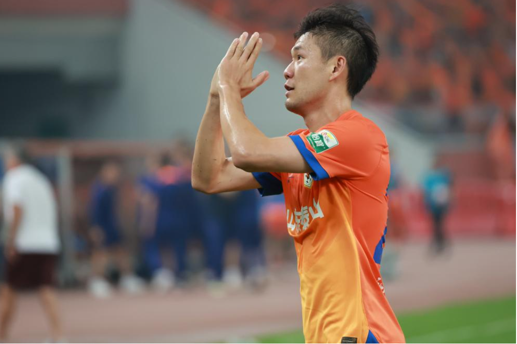 中超-李源一破门后向球迷致歉 泰山主场1-1遭海牛逼平