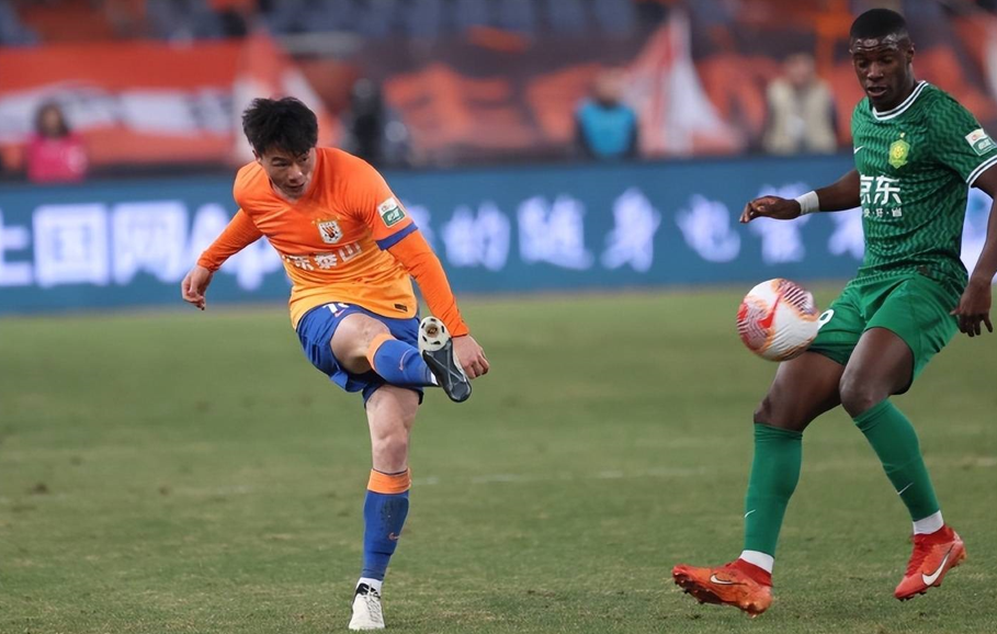 中超-山东泰山0-0战平北京国安，山东大轮换王大雷神扑救主